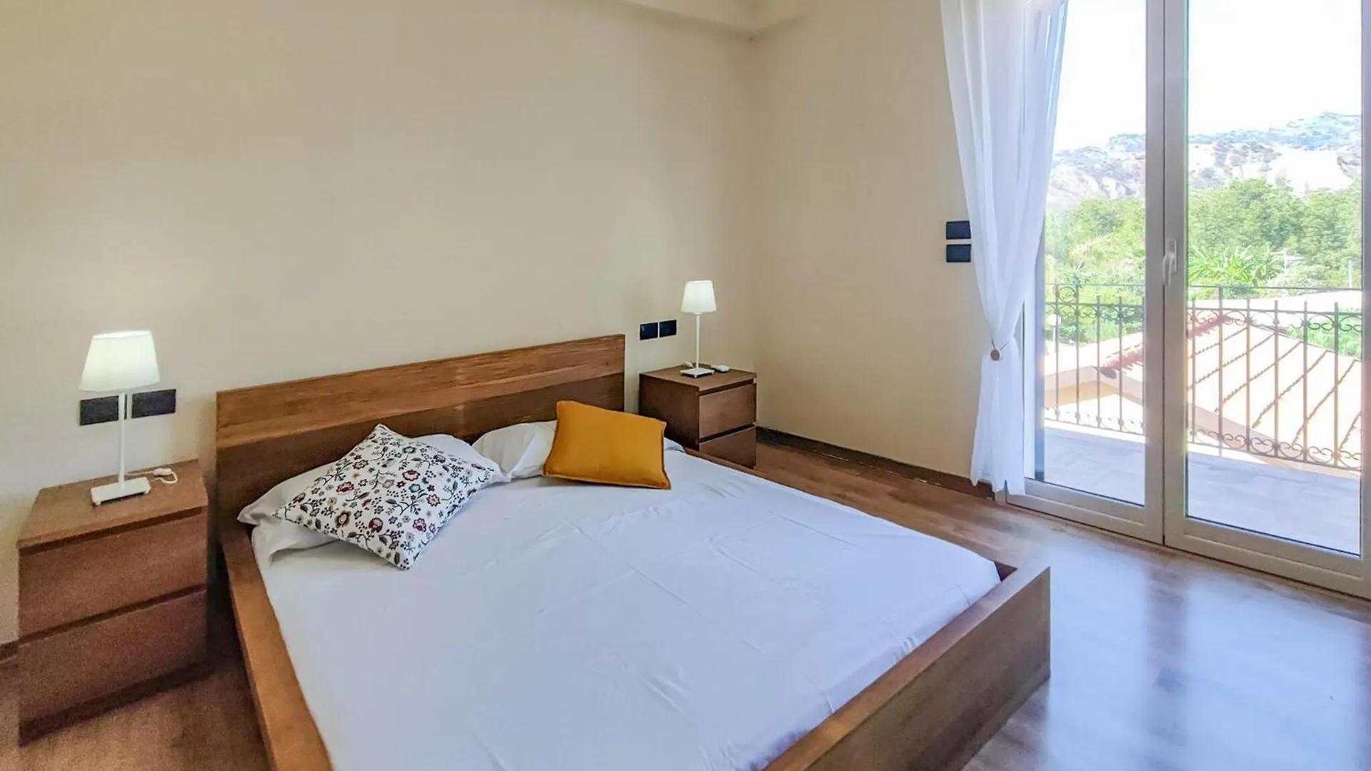 Gorgeous Apartment In Trappitello 0*,